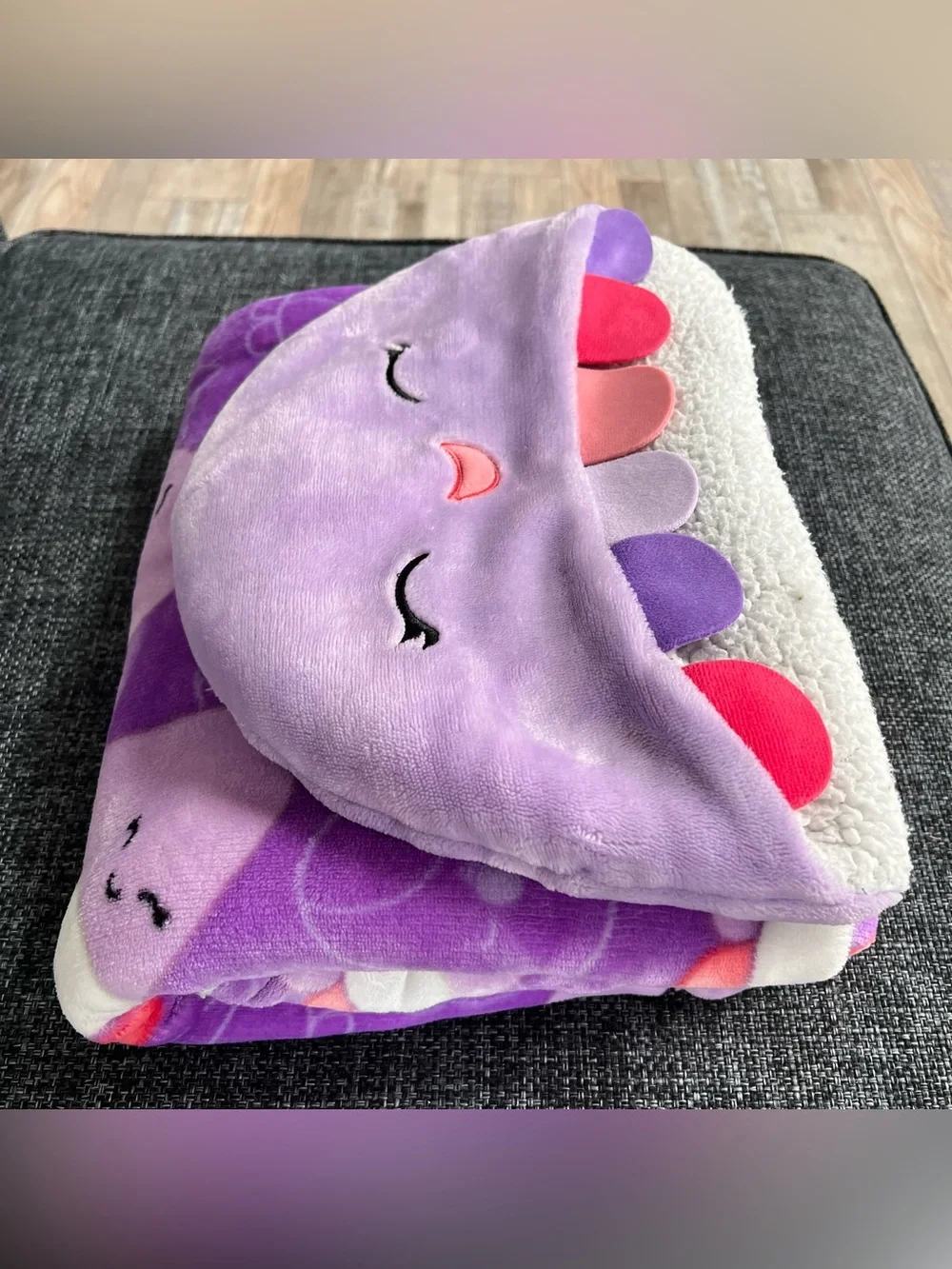 Squishmallows Beula Hooded Throw